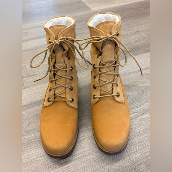 Timberland Women's Tan Shearling Winter Boots - Picture 3 of 5